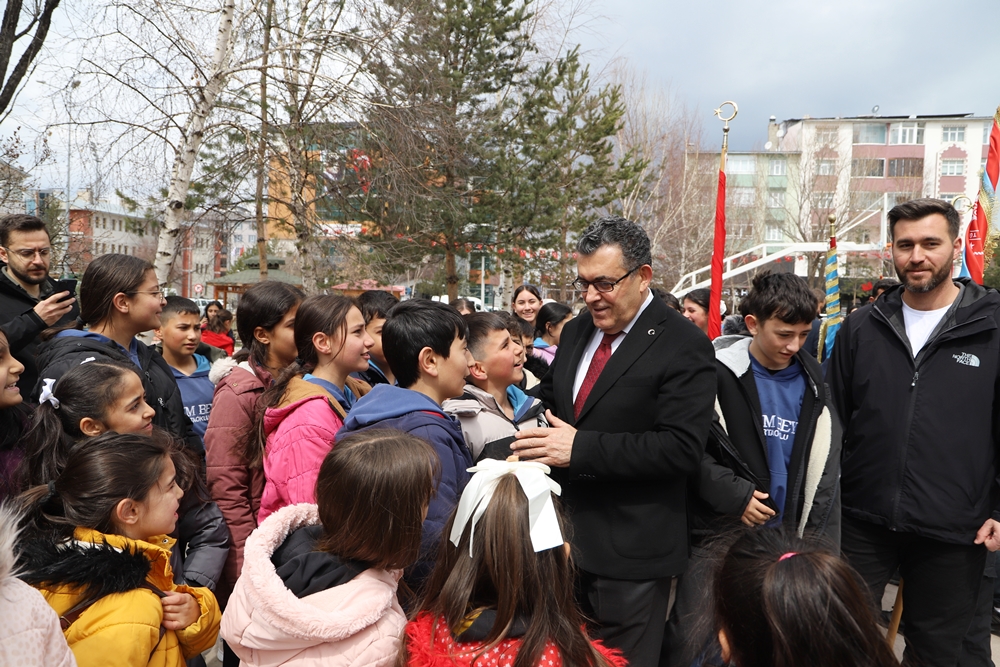 ARDAHAN’DA 23 NİSAN COŞKUSU YAŞANDI