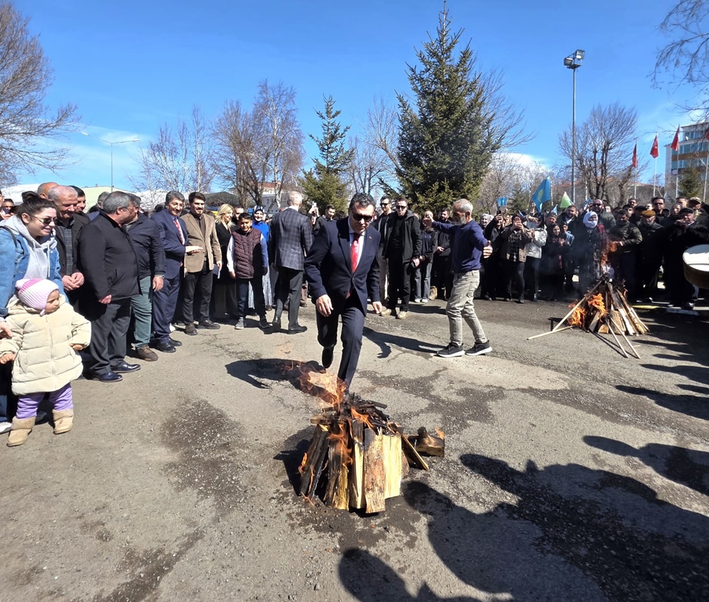 ARDAHAN’DA NEVRUZ COŞKUSU YAŞANDI